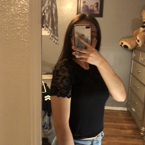 Black shorts sleeve - Picture 2 of 2